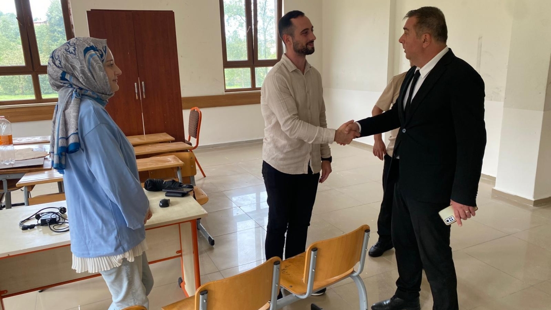 KALKANDERE İLÇE MİLLİ EĞİTİM MÜDÜRÜ İLÇE ZÜMRE ALAN TOPLANTILARINI YERİNDE ZİYARET ETTİ